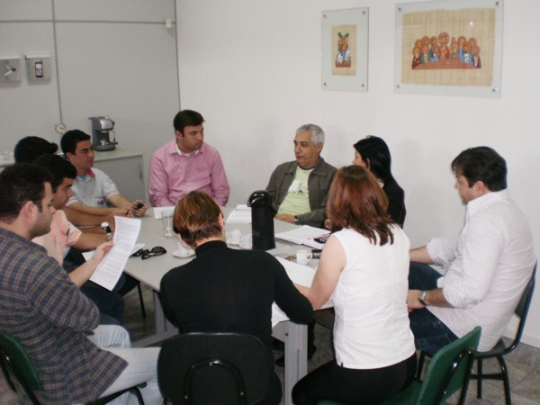 FUNDAÇÃO LÉO GABRIEL: ação social voltada para as comunidades rurais do entorno de Divinópolis leo - sind rural